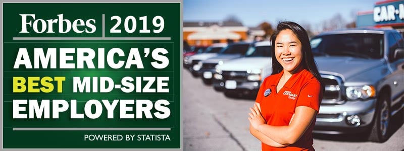 orbes 2019 America's Best Midsize Employer logo and Car-Mart Associate Smiling